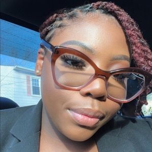 Meet your Posher, Raven